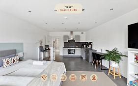 Sali Homes - Charming Studio Apartment In Heart Of Bayreuth With Balcony